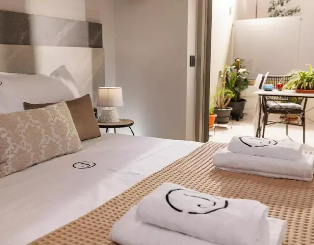 Jolly Suites