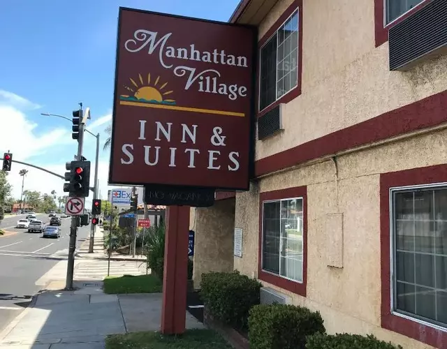 Manhattan Inn & Suites