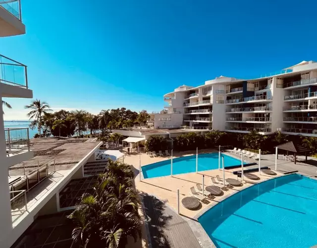 Hervey Bay 2BR 2BA Apartment in Resort on the Esplanade with 2 Pools, Spa, Gym, and Parking