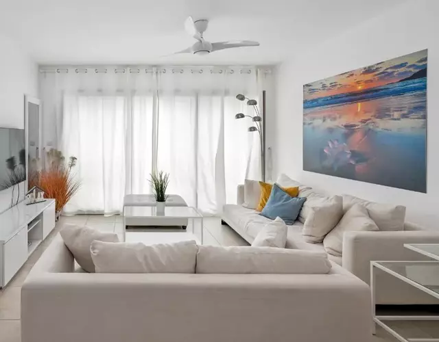 A white dream by the sea - 2bd lux family apartment