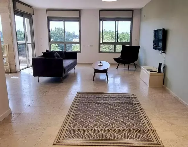 Tel Aviv North /Large Apartment w/ Pool,Spa&Gym