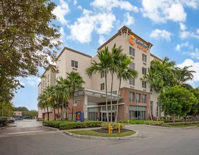 Comfort Suites Miami Airport North