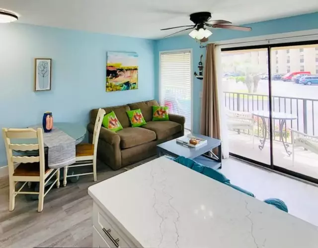 HH Beach & Tennis 158B