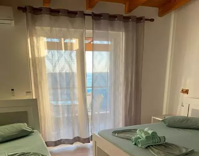 Wave n' Sea Apartments