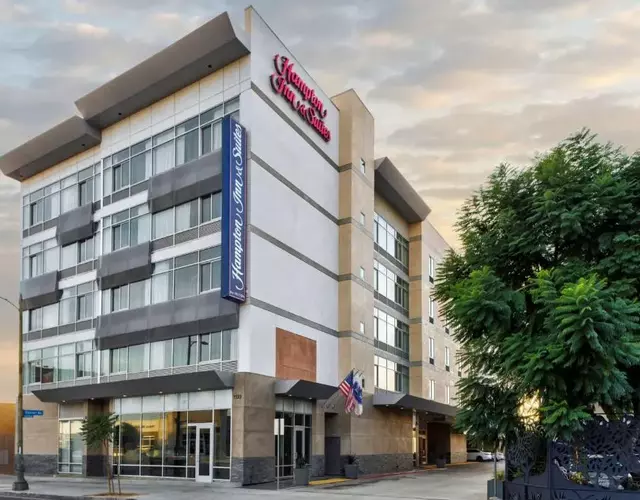 Hampton Inn & Suites Los Angeles/Hollywood, CA