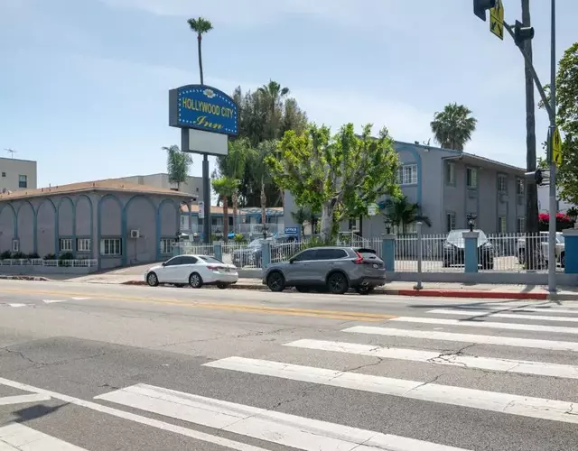 Hollywood City Inn