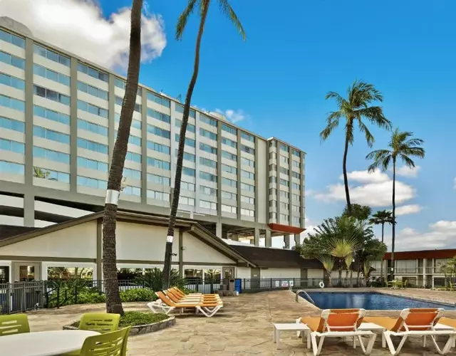 Best Western The Plaza Hotel Honolulu Airport - Free Breakfast