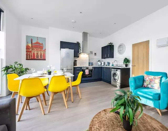 Queens Mile 1 with Free Parking By My Getaways