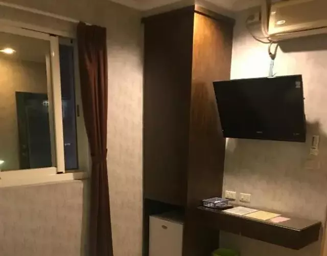 Baseball Hotel