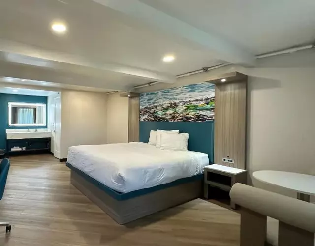 Costa Mesa Inn - Newport Beach Area