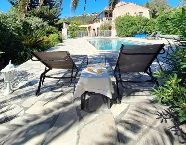 Appartement Rez de Villa Terrasse Piscine Parking privé