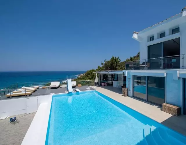 Icarus Luxury Beachfront Villa