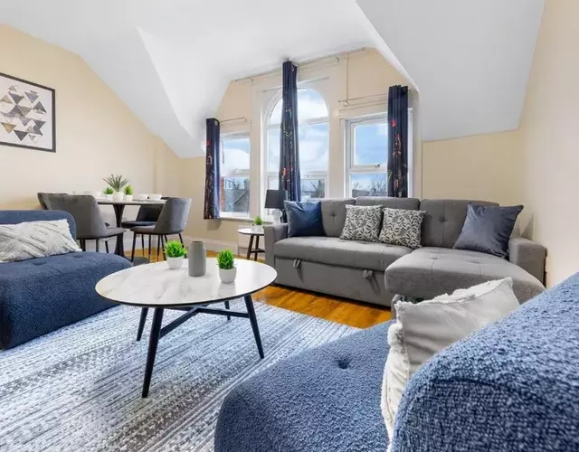 Lovely 4-BR Home In Leyton - Sleeps 14, Near Tube