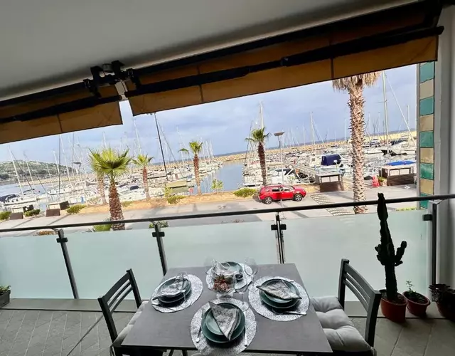 Marina dei Sogni Bilocale - Fronte mare con parcheggio gratuito e aria condizionata