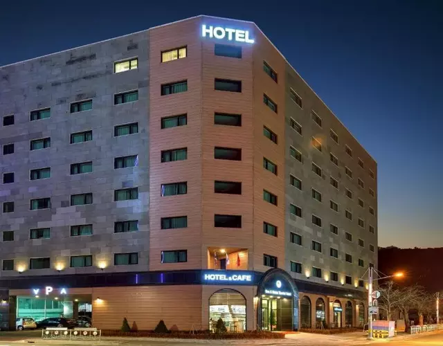 Sea Moon Tourist Hotel