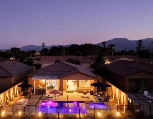 NEW Sunset Palms, AC Gameroom, Pool, Spa, EV charger