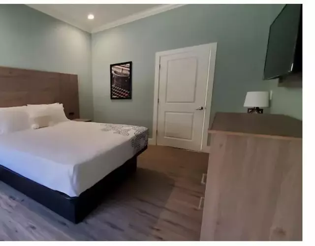 Crestridge Inn Near LAX, SoFi Stadium & Intuit Dome