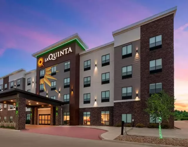 La Quinta Inn & Suites by Wyndham Coralville Iowa City
