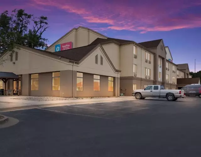 SureStay Plus Hotel by Best Western Coralville Iowa City
