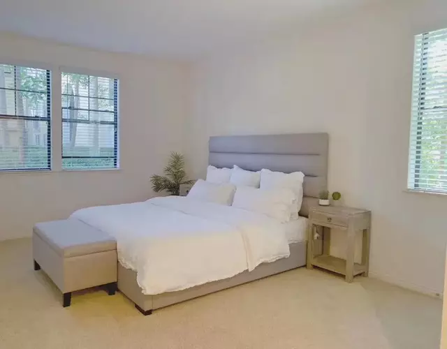 Irvine 2Bedroom 2 Bathroom Apartment with Kitchen Pool gym