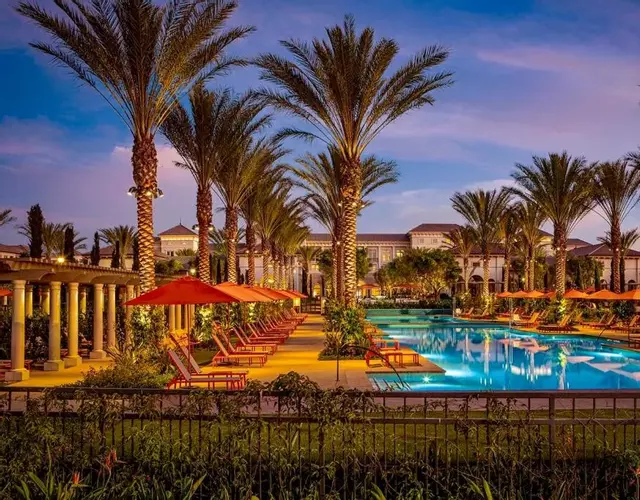 Luxury Irvine 2Bedrooms 2Bathrooms kitchen Pool apartment