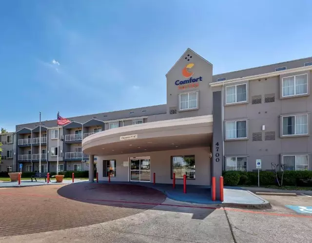 Comfort Suites DFW Airport