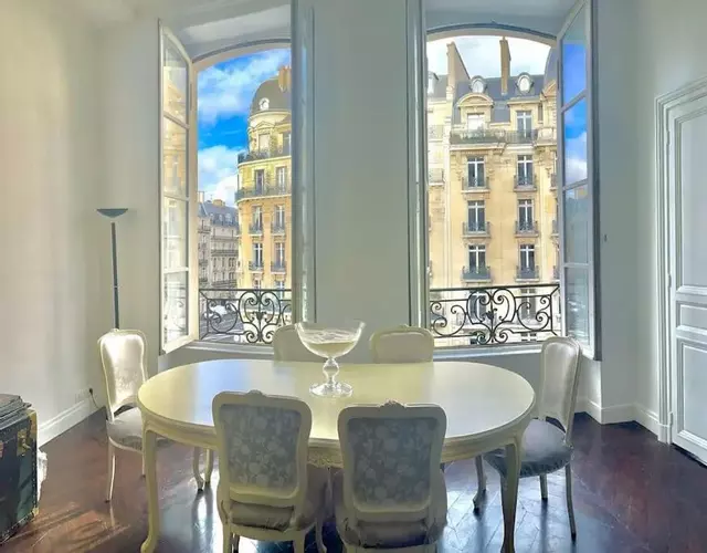 Exclusive Suite Parisian Palace