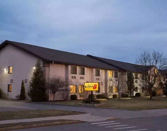 Super 8 by Wyndham Ithaca