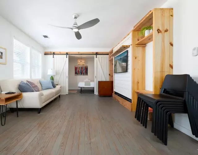 Be a Nomad - Charming bch cottage - 3 blks to bch