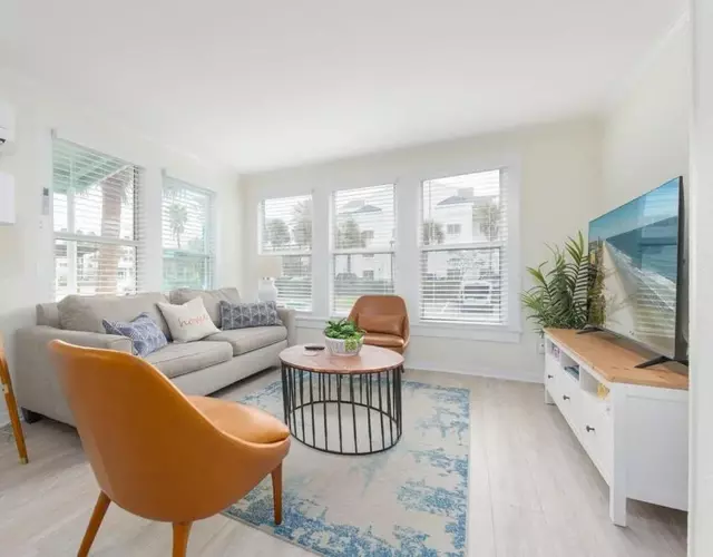 Be a Nomad - Ocean Breeze - Steps from Beach