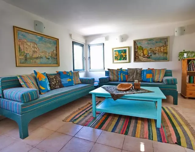 Charming Gallery Apartment Near Jaffa Port