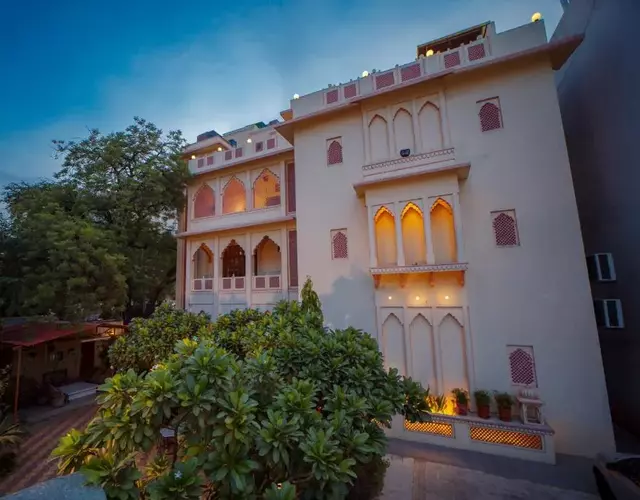 Hotel H R Palace