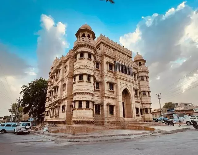 Guulab Haveli - Opp Fort