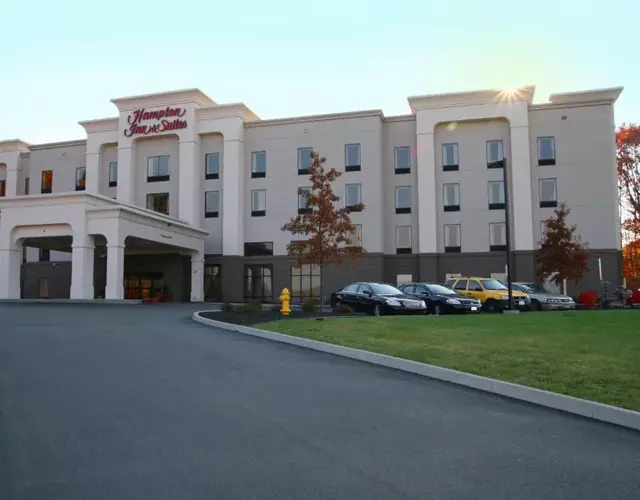 Hampton Inn and Suites Jamestown