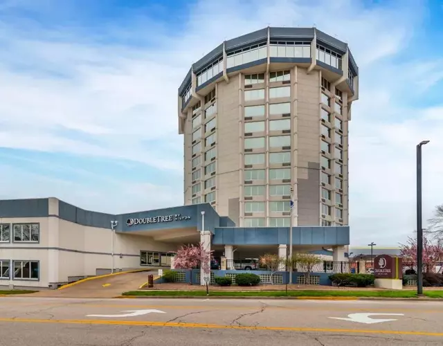DoubleTree by Hilton Jefferson City