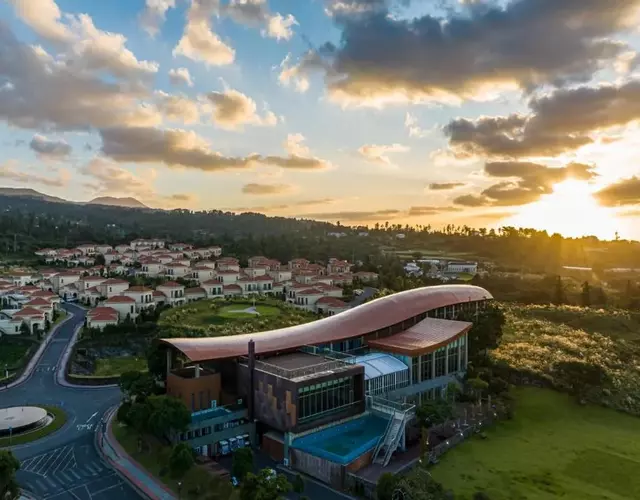 Camphortree Hotel and Resort