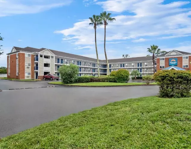 Suburban Studios Stuart near Federal Hwy 1