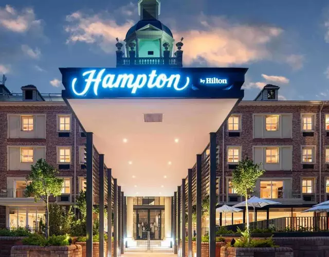 Hampton By Hilton Sandton Grayston