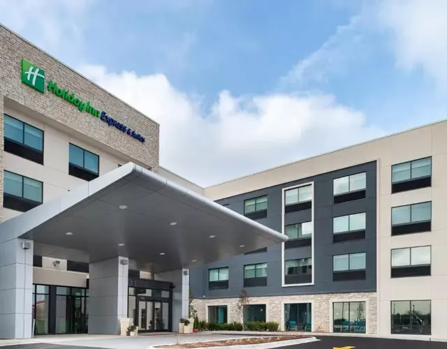 Holiday Inn Express & Suites - Romeoville - Joliet North by IHG