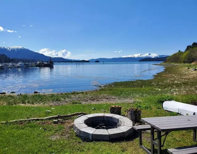 Oceanfront Apartment w/ water access