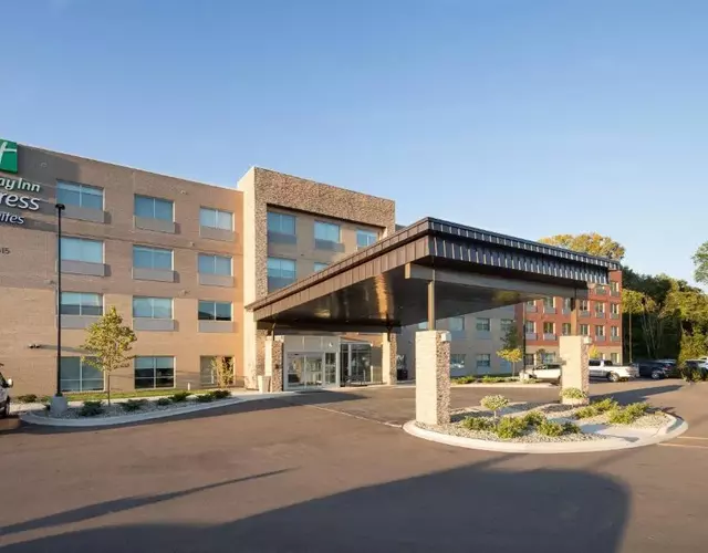 Holiday Inn Express & Suites - Kalamazoo West by IHG