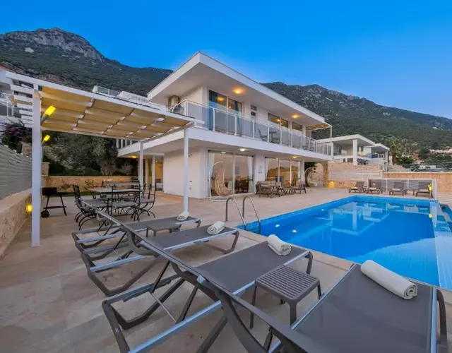 Lumiere Villas 2