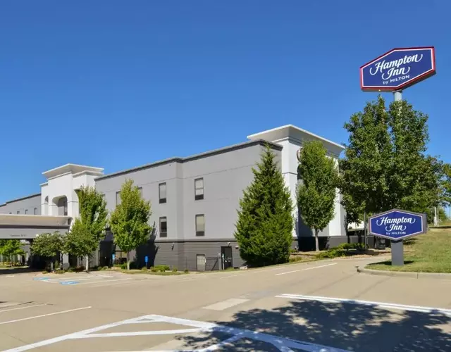 Hampton Inn Kansas City Northeast