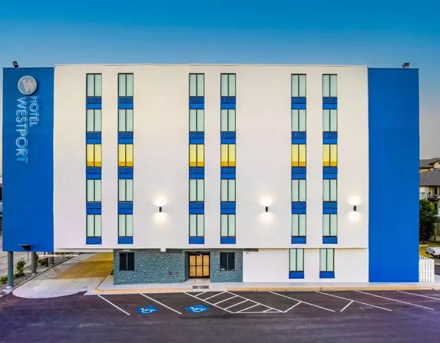 Hotel Westport Kansas City, Tapestry Collection by Hilton