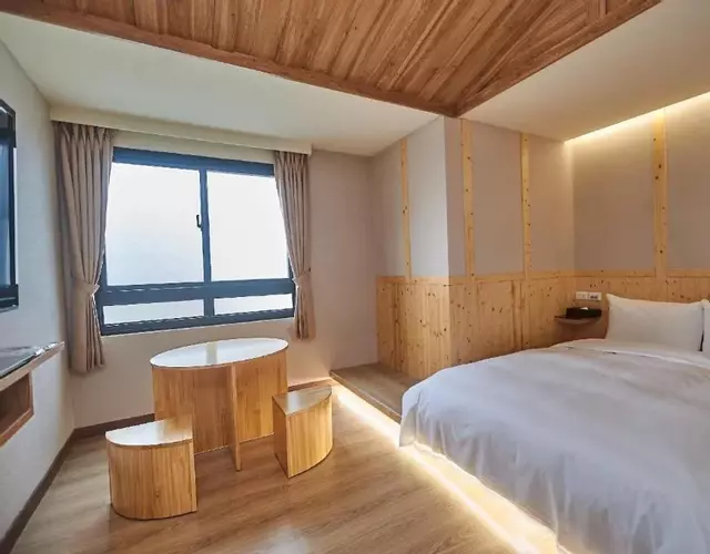 Chillax Inn 知樂愛河館