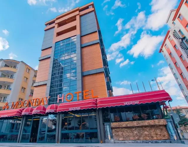 MOONDAY HOTEL