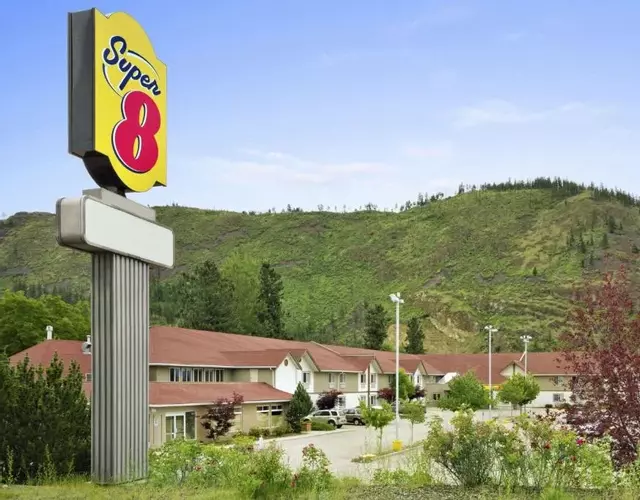 Super 8 by Wyndham West Kelowna BC