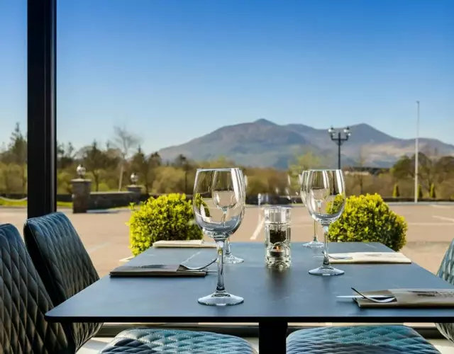 Killarney Oaks Hotel