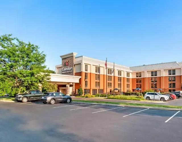 Comfort Inn & Suites Newark - Wilmington