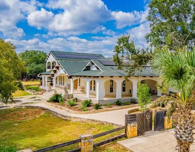 Casa Blanca in Texas Hill Country